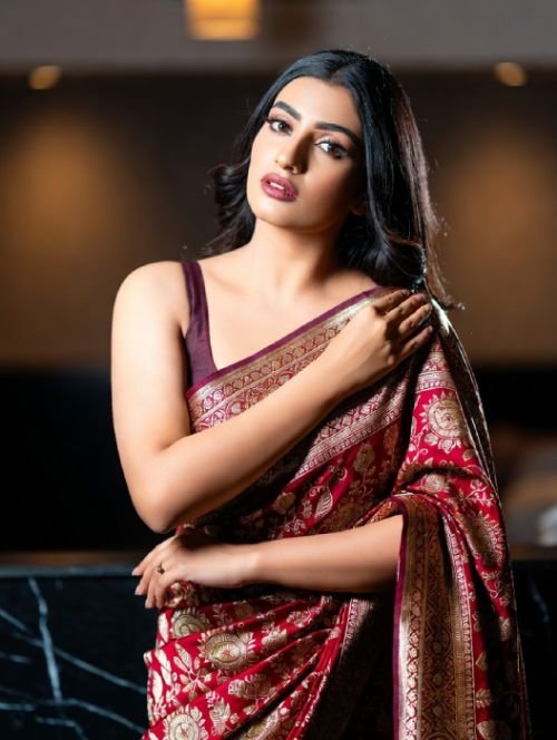 Nisha Defence Colony Call Girl